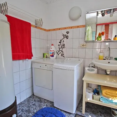 Einfache Camping Huette See